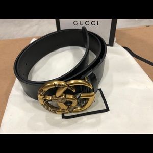 ☺️ New Gucci Snake Black Leather Belt